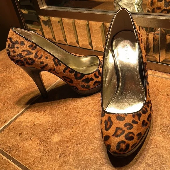 Alfani Leopard Print Cow Hair Pumps - Picture 3 of 10